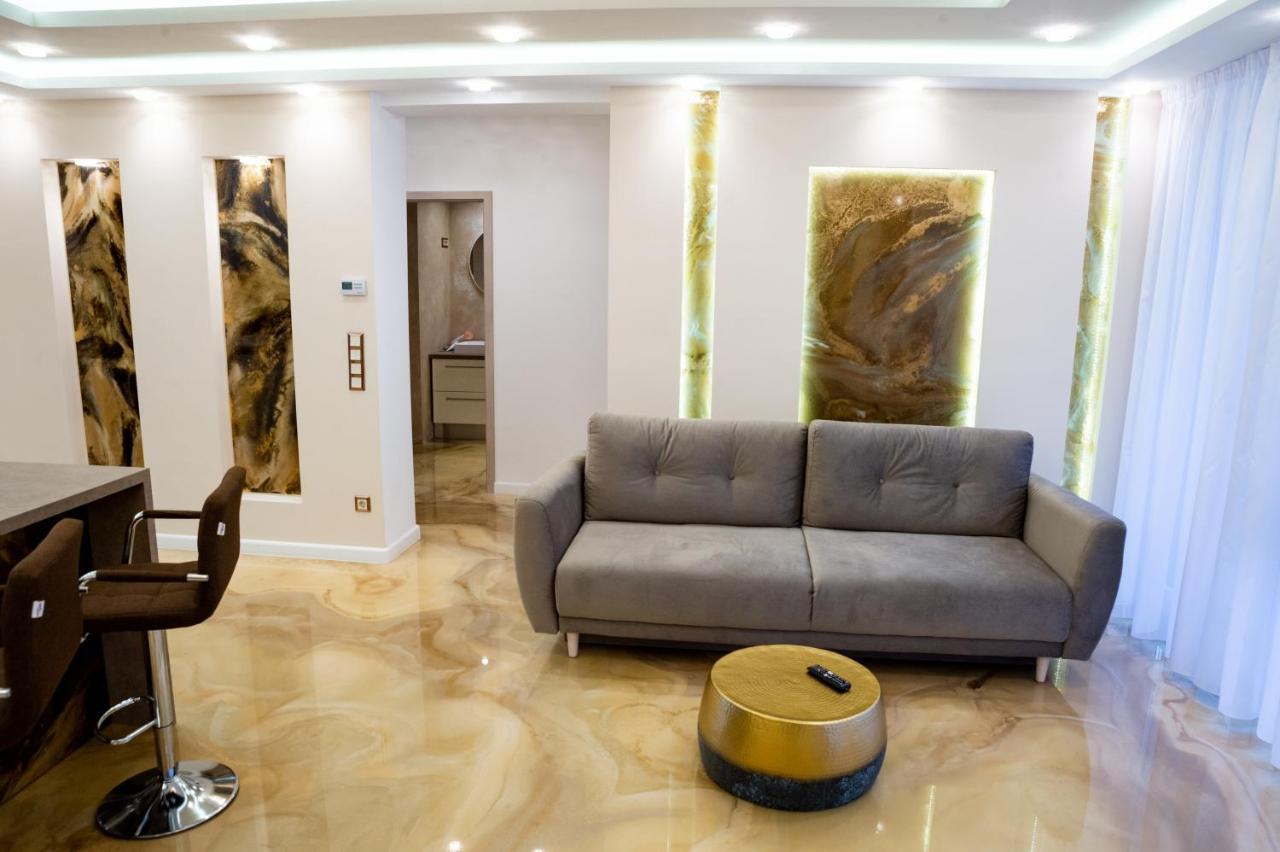 Dream Apartman 2 With Free Parking Győr Buitenkant foto
