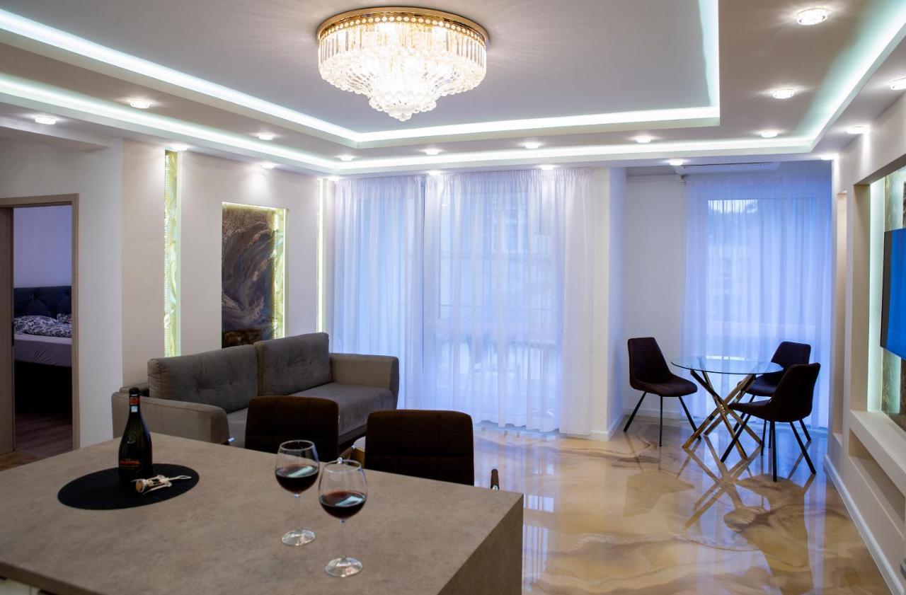 Dream Apartman 2 With Free Parking Győr Buitenkant foto