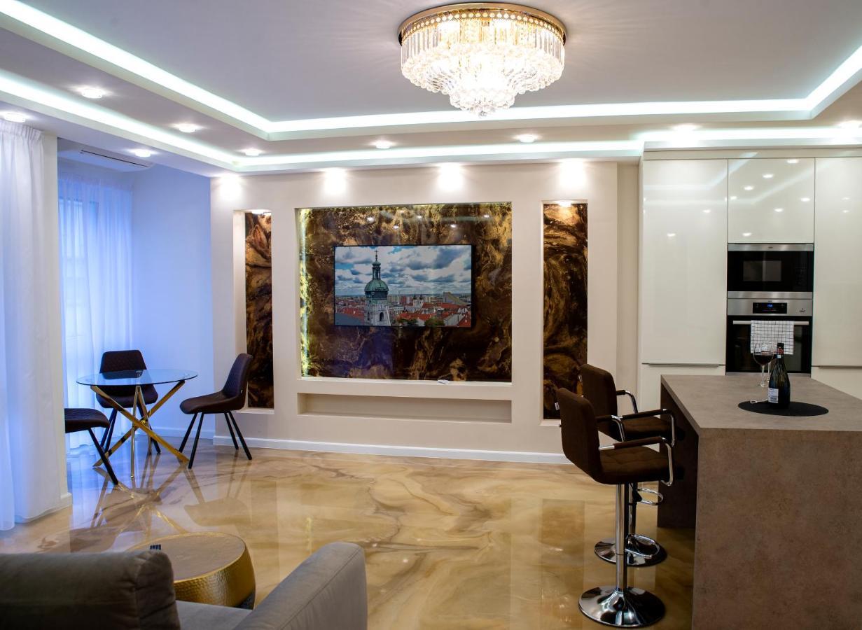 Dream Apartman 2 With Free Parking Győr Buitenkant foto