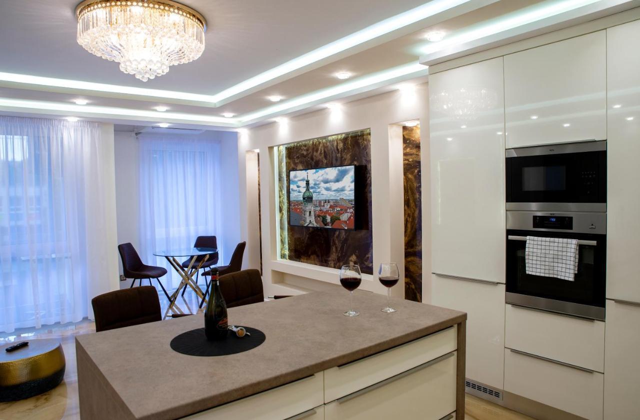 Dream Apartman 2 With Free Parking Győr Buitenkant foto